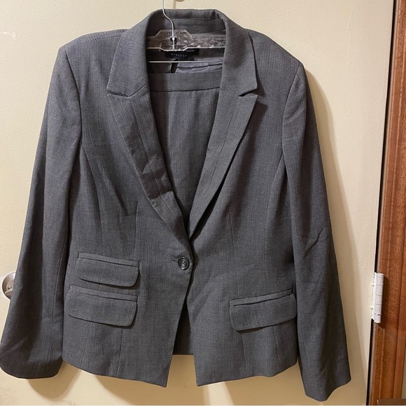Anne Klein Dresses & Skirts - Anne Klein Gray one button stretch skirt suit set